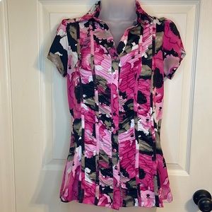 NWOT Dress Barn Blouse. Size S.
